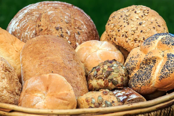 Different types of bread — Stock Photo, Image