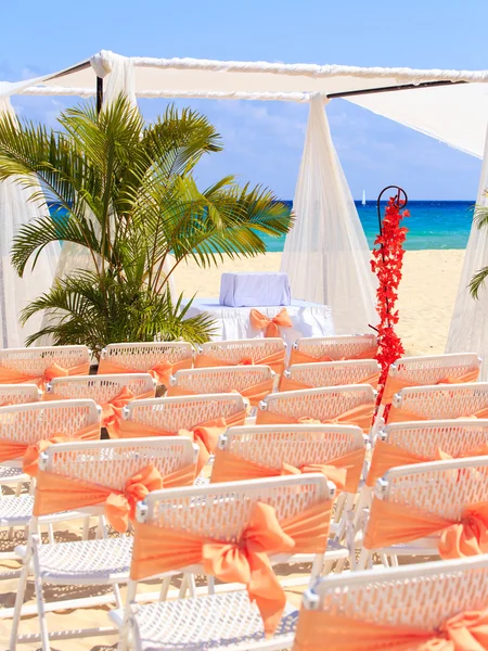 Préparation de mariage sur la plage mexicaine — Photo