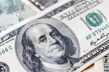 Yakın çekim yüz dolar kazık