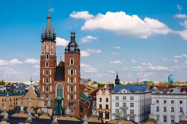 Mariakirken i Krakow – stockfoto