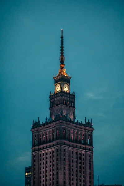 Palace of Culture and Science at night — Stock Photo, Image
