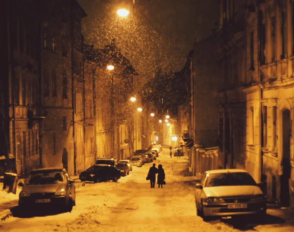 Gece kış Lviv sokak