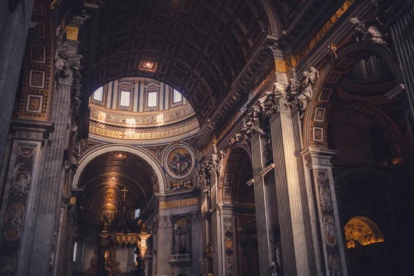 Interiér baziliky ve Vatikánu — Stock fotografie