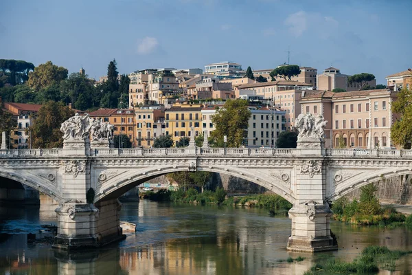 Ancient bridge in Rome — Stock Photo, Image