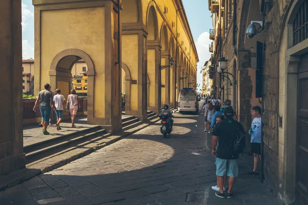 İnsanlar sokakta Floransa — Stok fotoğraf