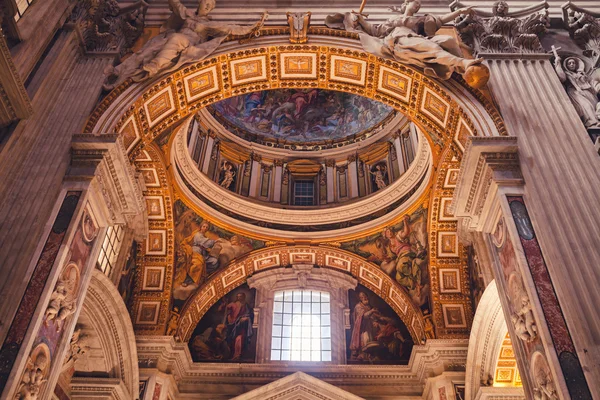 Interior da Basílica no Vaticano — Fotografia de Stock