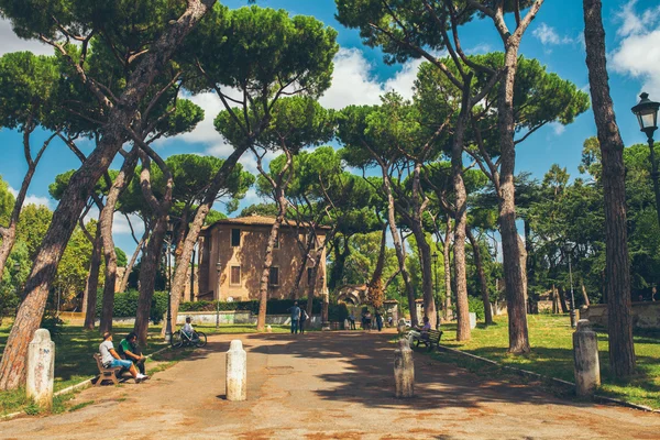 Park in center of Rome — Stock Photo, Image