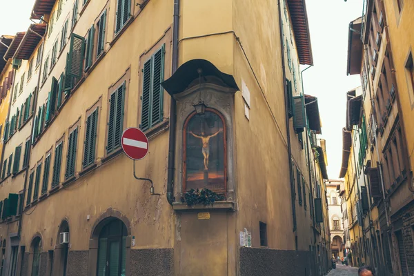 View of narrow street in Florence — Stock Photo, Image