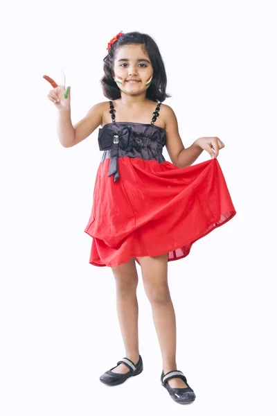 Retrato de uma menina mostrando tricolor em seus dedos — Fotografia de Stock
