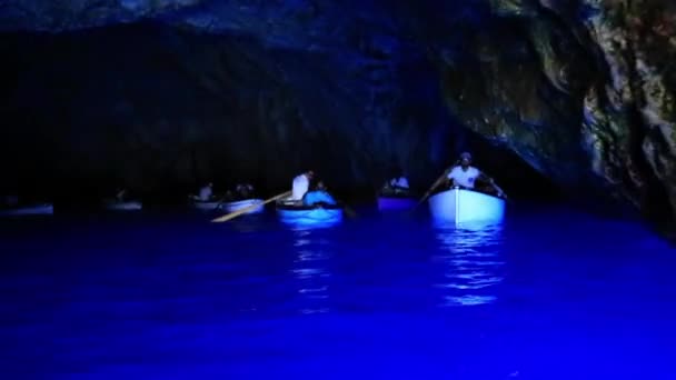 Touristes bateaux à rames — Video