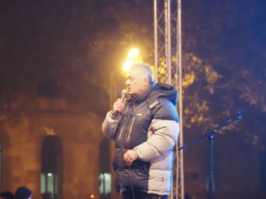 22 Aralık 2020 'de Artsakh Cumhuriyeti' nin barışçıl sakinlerine karşı Türk azerbaijani teröristlerinin saldırısının ardından Erivan 'da hükümet ve pashinan karşıtı protestolar düzenlendi.