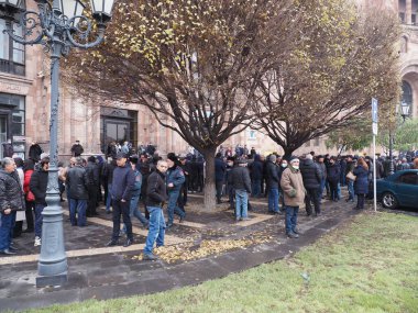 22 Aralık 2020 'de Artsakh Cumhuriyeti' nin barışçıl sakinlerine karşı Türk azerbaijani teröristlerinin saldırısının ardından Erivan 'da hükümet ve pashinan karşıtı protestolar düzenlendi.