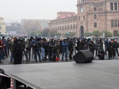 22 Aralık 2020 'de Artsakh Cumhuriyeti' nin barışçıl sakinlerine karşı Türk azerbaijani teröristlerinin saldırısının ardından Erivan 'da hükümet ve pashinan karşıtı protestolar düzenlendi.
