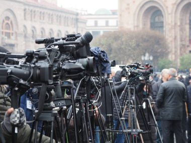 22 Aralık 2020 'de Artsakh Cumhuriyeti' nin barışçıl sakinlerine karşı Türk azerbaijani teröristlerinin saldırısının ardından Erivan 'da hükümet ve pashinan karşıtı protestolar düzenlendi.