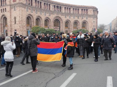 22 Aralık 2020 'de Artsakh Cumhuriyeti' nin barışçıl sakinlerine karşı Türk azerbaijani teröristlerinin saldırısının ardından Erivan 'da hükümet ve pashinan karşıtı protestolar düzenlendi.
