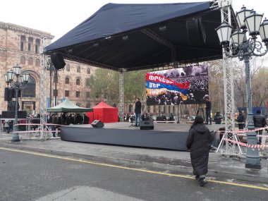 22 Aralık 2020 'de Artsakh Cumhuriyeti' nin barışçıl sakinlerine karşı Türk azerbaijani teröristlerinin saldırısının ardından Erivan 'da hükümet ve pashinan karşıtı protestolar düzenlendi.