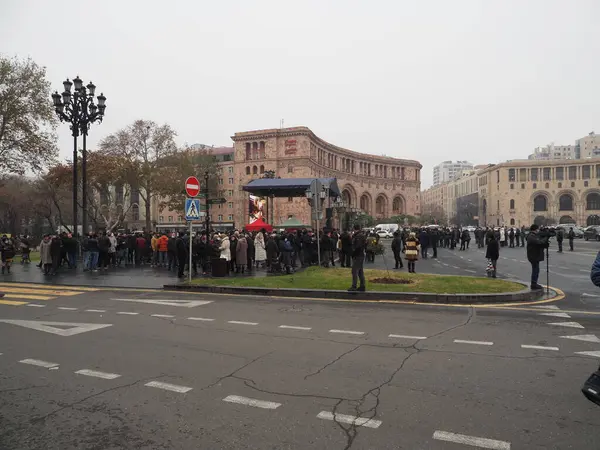 22 Aralık 2020 'de Artsakh Cumhuriyeti' nin barışçıl sakinlerine karşı Türk azerbaijani teröristlerinin saldırısının ardından Erivan 'da hükümet ve pashinan karşıtı protestolar düzenlendi.