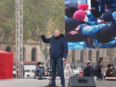 22 Aralık 2020 'de Artsakh Cumhuriyeti' nin barışçıl sakinlerine karşı Türk azerbaijani teröristlerinin saldırısının ardından Erivan 'da hükümet ve pashinan karşıtı protestolar düzenlendi.