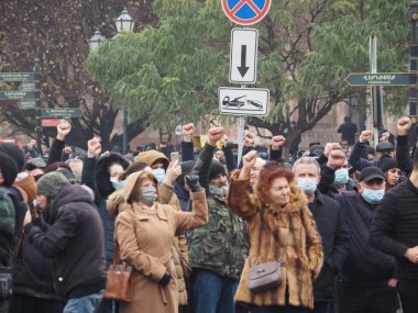 22 Aralık 2020 'de Artsakh Cumhuriyeti' nin barışçıl sakinlerine karşı Türk azerbaijani teröristlerinin saldırısının ardından Erivan 'da hükümet ve pashinan karşıtı protestolar düzenlendi.