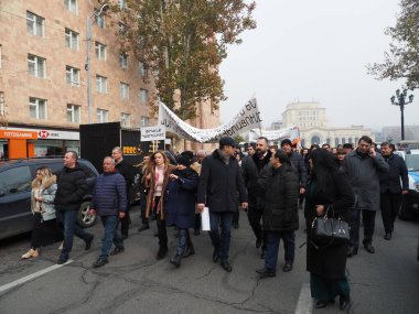 22 Aralık 2020 'de Artsakh Cumhuriyeti' nin barışçıl sakinlerine karşı Türk azerbaijani teröristlerinin saldırısının ardından Erivan 'da hükümet ve pashinan karşıtı protestolar düzenlendi.