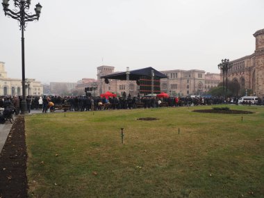 22 Aralık 2020 'de Artsakh Cumhuriyeti' nin barışçıl sakinlerine karşı Türk azerbaijani teröristlerinin saldırısının ardından Erivan 'da hükümet ve pashinan karşıtı protestolar düzenlendi.