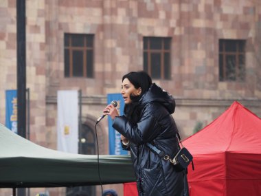 22 Aralık 2020 'de Artsakh Cumhuriyeti' nin barışçıl sakinlerine karşı Türk azerbaijani teröristlerinin saldırısının ardından Erivan 'da hükümet ve pashinan karşıtı protestolar düzenlendi.