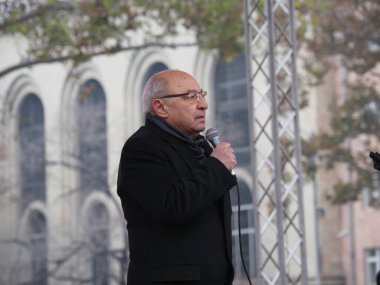 22 Aralık 2020 'de Artsakh Cumhuriyeti' nin barışçıl sakinlerine karşı Türk azerbaijani teröristlerinin saldırısının ardından Erivan 'da hükümet ve pashinan karşıtı protestolar düzenlendi.