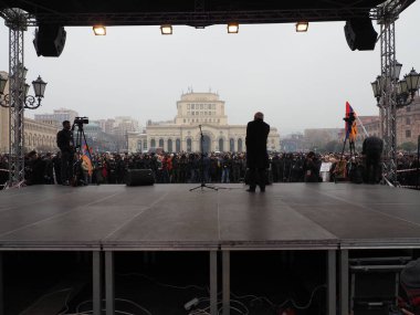 22 Aralık 2020 'de Artsakh Cumhuriyeti' nin barışçıl sakinlerine karşı Türk azerbaijani teröristlerinin saldırısının ardından Erivan 'da hükümet ve pashinan karşıtı protestolar düzenlendi.