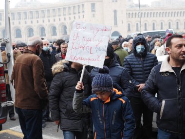 22 Aralık 2020 'de Artsakh Cumhuriyeti' nin barışçıl sakinlerine karşı Türk azerbaijani teröristlerinin saldırısının ardından Erivan 'da hükümet ve pashinan karşıtı protestolar düzenlendi.