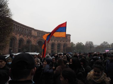 22 Aralık 2020 'de Artsakh Cumhuriyeti' nin barışçıl sakinlerine karşı Türk azerbaijani teröristlerinin saldırısının ardından Erivan 'da hükümet ve pashinan karşıtı protestolar düzenlendi.