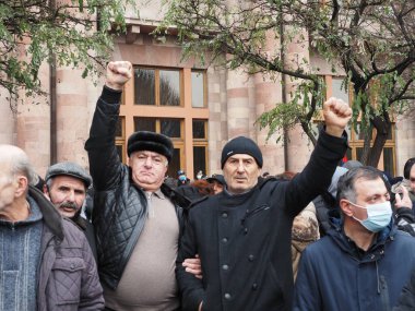 22 Aralık 2020 'de Artsakh Cumhuriyeti' nin barışçıl sakinlerine karşı Türk azerbaijani teröristlerinin saldırısının ardından Erivan 'da hükümet ve pashinan karşıtı protestolar düzenlendi.