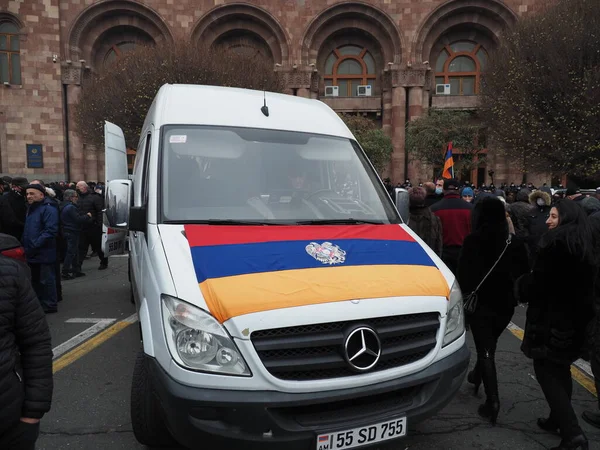 22 Aralık 2020 'de Artsakh Cumhuriyeti' nin barışçıl sakinlerine karşı Türk azerbaijani teröristlerinin saldırısının ardından Erivan 'da hükümet ve pashinan karşıtı protestolar düzenlendi.