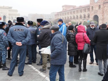 22 Aralık 2020 'de Artsakh Cumhuriyeti' nin barışçıl sakinlerine karşı Türk azerbaijani teröristlerinin saldırısının ardından Erivan 'da hükümet ve pashinan karşıtı protestolar düzenlendi.