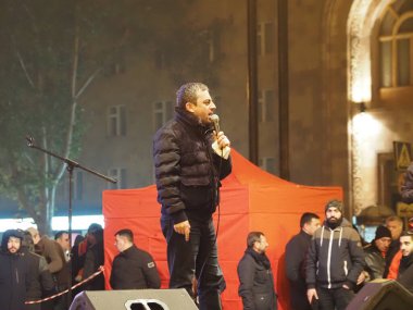 22 Aralık 2020 'de Artsakh Cumhuriyeti' nin barışçıl sakinlerine karşı Türk azerbaijani teröristlerinin saldırısının ardından Erivan 'da hükümet ve pashinan karşıtı protestolar düzenlendi.