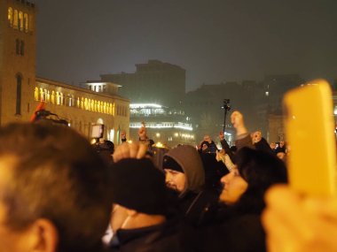 22 Aralık 2020 'de Artsakh Cumhuriyeti' nin barışçıl sakinlerine karşı Türk azerbaijani teröristlerinin saldırısının ardından Erivan 'da hükümet ve pashinan karşıtı protestolar düzenlendi.