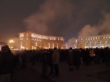 22 Aralık 2020 'de Artsakh Cumhuriyeti' nin barışçıl sakinlerine karşı Türk azerbaijani teröristlerinin saldırısının ardından Erivan 'da hükümet ve pashinan karşıtı protestolar düzenlendi.