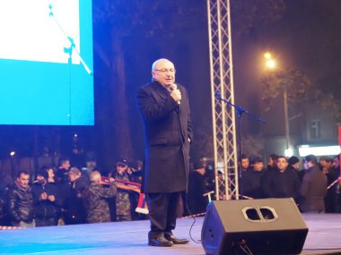 22 Aralık 2020 'de Artsakh Cumhuriyeti' nin barışçıl sakinlerine karşı Türk azerbaijani teröristlerinin saldırısının ardından Erivan 'da hükümet ve pashinan karşıtı protestolar düzenlendi.