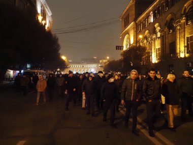 22 Aralık 2020 'de Artsakh Cumhuriyeti' nin barışçıl sakinlerine karşı Türk azerbaijani teröristlerinin saldırısının ardından Erivan 'da hükümet ve pashinan karşıtı protestolar düzenlendi.