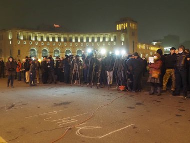 22 Aralık 2020 'de Artsakh Cumhuriyeti' nin barışçıl sakinlerine karşı Türk azerbaijani teröristlerinin saldırısının ardından Erivan 'da hükümet ve pashinan karşıtı protestolar düzenlendi.