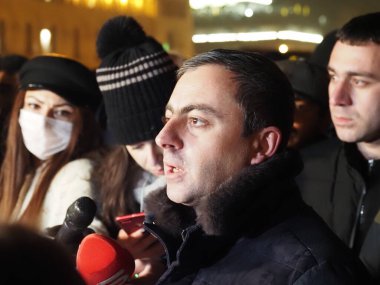22 Aralık 2020 'de Artsakh Cumhuriyeti' nin barışçıl sakinlerine karşı Türk azerbaijani teröristlerinin saldırısının ardından Erivan 'da hükümet ve pashinan karşıtı protestolar düzenlendi.