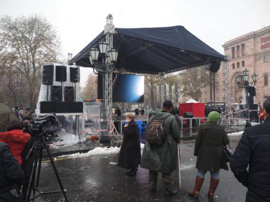 23 Aralık 2020 'de Artsakh Cumhuriyeti' nin barışçıl sakinlerine karşı Türk azerbaijani teröristlerinin saldırısının ardından Erivan 'da hükümet karşıtı ve pashinan karşıtı protestolar düzenlendi.