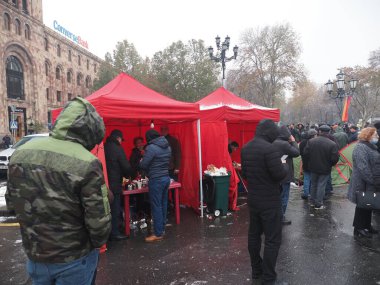 23 Aralık 2020 'de Artsakh Cumhuriyeti' nin barışçıl sakinlerine karşı Türk azerbaijani teröristlerinin saldırısının ardından Erivan 'da hükümet karşıtı ve pashinan karşıtı protestolar düzenlendi.