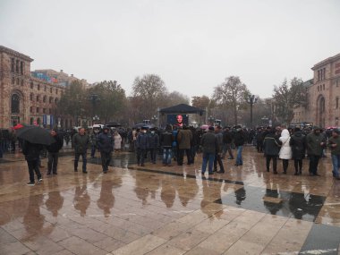 23 Aralık 2020 'de Artsakh Cumhuriyeti' nin barışçıl sakinlerine karşı Türk azerbaijani teröristlerinin saldırısının ardından Erivan 'da hükümet karşıtı ve pashinan karşıtı protestolar düzenlendi.