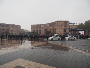 23 Aralık 2020 'de Artsakh Cumhuriyeti' nin barışçıl sakinlerine karşı Türk azerbaijani teröristlerinin saldırısının ardından Erivan 'da hükümet karşıtı ve pashinan karşıtı protestolar düzenlendi.