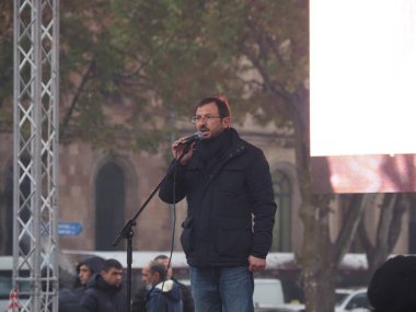 23 Aralık 2020 'de Artsakh Cumhuriyeti' nin barışçıl sakinlerine karşı Türk azerbaijani teröristlerinin saldırısının ardından Erivan 'da hükümet karşıtı ve pashinan karşıtı protestolar düzenlendi.