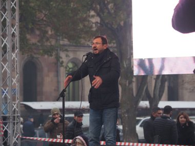 23 Aralık 2020 'de Artsakh Cumhuriyeti' nin barışçıl sakinlerine karşı Türk azerbaijani teröristlerinin saldırısının ardından Erivan 'da hükümet karşıtı ve pashinan karşıtı protestolar düzenlendi.