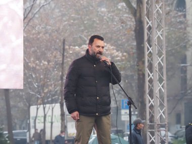 23 Aralık 2020 'de Artsakh Cumhuriyeti' nin barışçıl sakinlerine karşı Türk azerbaijani teröristlerinin saldırısının ardından Erivan 'da hükümet karşıtı ve pashinan karşıtı protestolar düzenlendi.