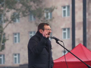 23 Aralık 2020 'de Artsakh Cumhuriyeti' nin barışçıl sakinlerine karşı Türk azerbaijani teröristlerinin saldırısının ardından Erivan 'da hükümet karşıtı ve pashinan karşıtı protestolar düzenlendi.