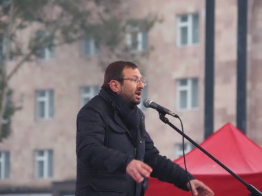 23 Aralık 2020 'de Artsakh Cumhuriyeti' nin barışçıl sakinlerine karşı Türk azerbaijani teröristlerinin saldırısının ardından Erivan 'da hükümet karşıtı ve pashinan karşıtı protestolar düzenlendi.