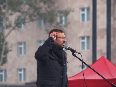 23 Aralık 2020 'de Artsakh Cumhuriyeti' nin barışçıl sakinlerine karşı Türk azerbaijani teröristlerinin saldırısının ardından Erivan 'da hükümet karşıtı ve pashinan karşıtı protestolar düzenlendi.